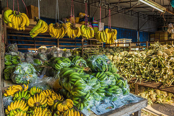 2月普吉岛小镇泰国香蕉摊位小时当地的水果市场普吉岛小镇