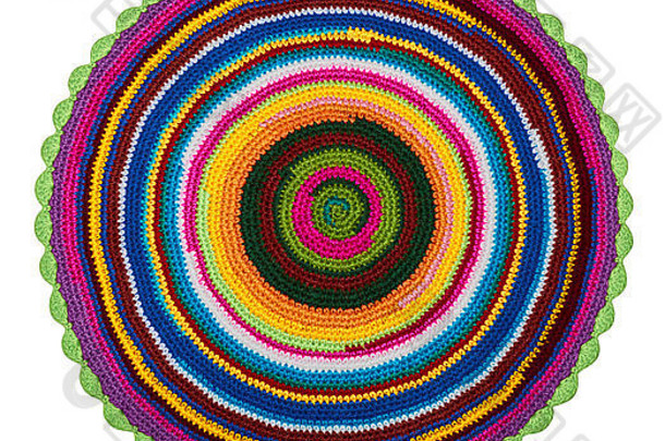 彩色亚克力针织钩针地毯。在白色背景上隔离