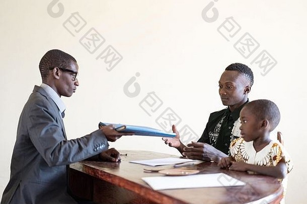 非洲爸爸儿子办公室文档男孩学校采用论文