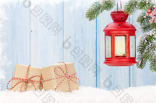 圣诞节蜡烛灯笼礼物盒子冷杉树视图复制空间