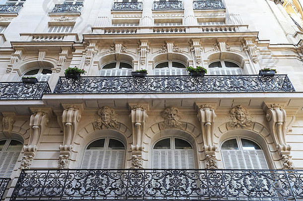 法国巴黎建筑的传统正面。