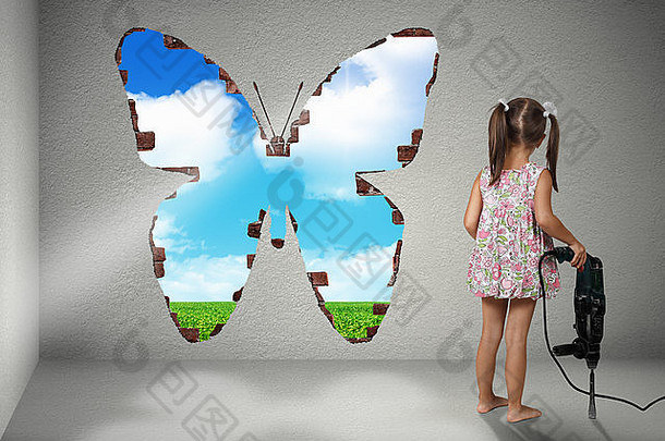 童女破墙蝴蝶造型，革新创意理念