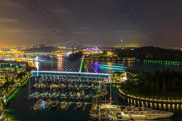 新加坡吉宝湾码头和圣淘沙岛的夜景