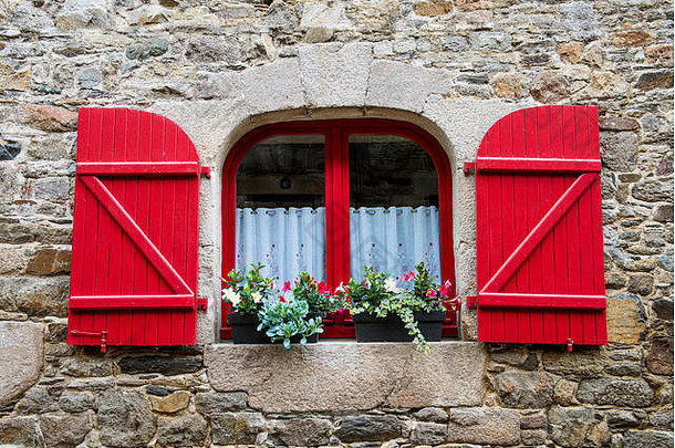 窗口石头房子花法国Bretagne