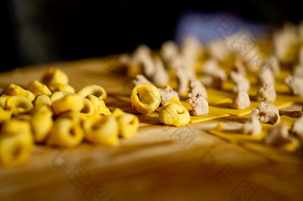 Tortellini，摩德纳市传统面食的制作