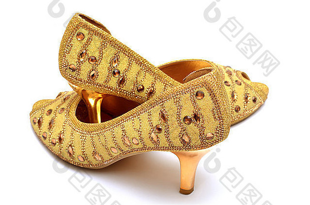 金色女士鞋特写。