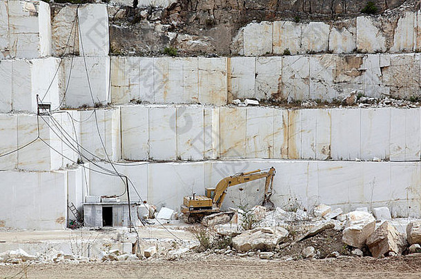 2009年9月，希腊塔索斯市塔索斯镇附近的大理石采石场