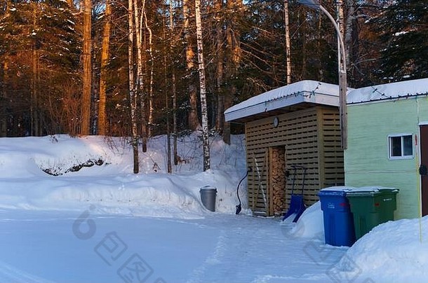 Lac Brochet冬季图片，准备过冬的木棚，Lac Brochet，圣达维德法<strong>拉</strong>多，魁北克，加拿大