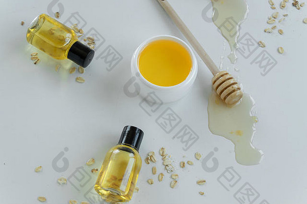 含蜂蜜和燕麦提取物的护肤品。健康的有机药物，皮肤的超级食品