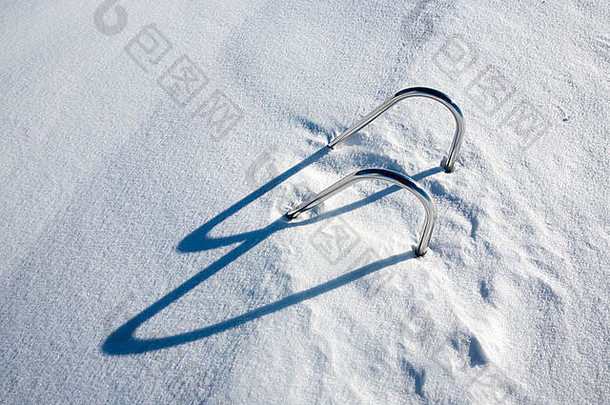 芬兰冬季游泳池扶手
