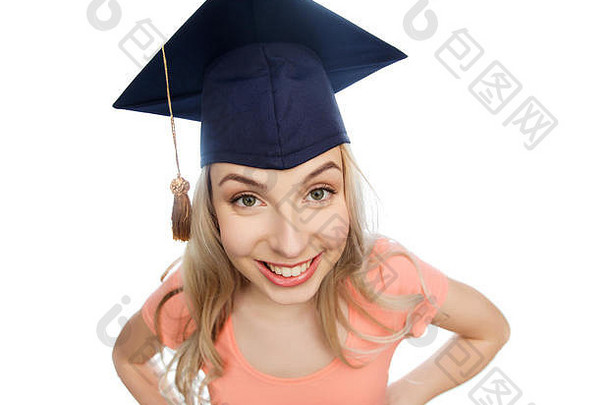 微笑年轻的学生女人学位帽
