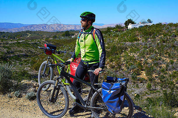 骑自行车旅游mtb骑自行车的人佩德拉尔巴瓦伦西亚帕尼尔斯<strong>挂包</strong>西班牙