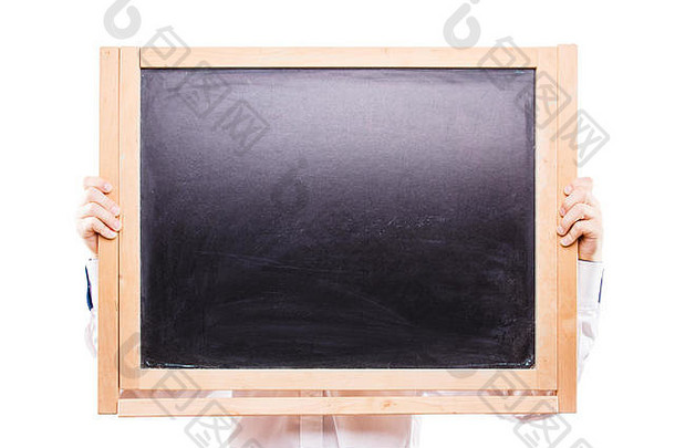 男孩持有黑色的变形黑板复制空间孤立的白色背景