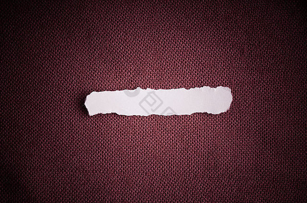 一块废白色纸空白复制空间红色的织物纺织材料背景