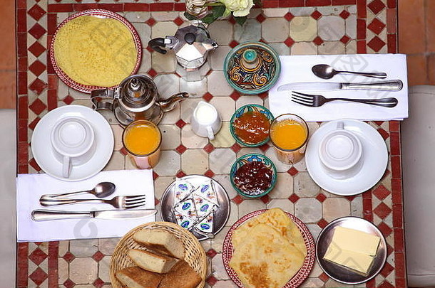 美味的早餐摩洛哥风格服务利雅得传统的摩洛哥酒店