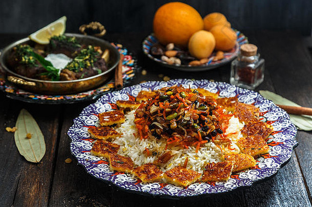 伊朗甜蜜的大米橙色热情坚果干水果希林马球