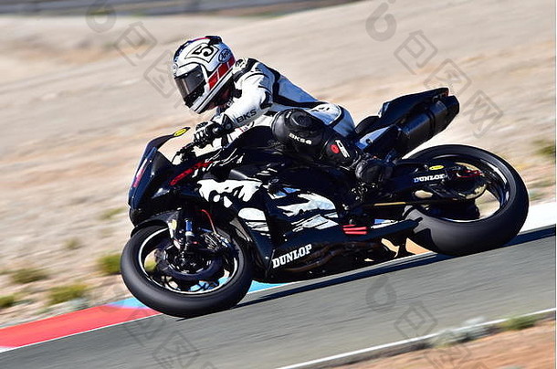 本田CBR600RR摩托车和赛道日