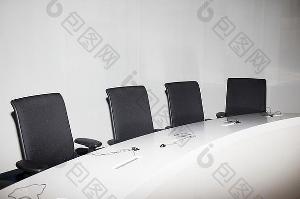 会议室里的椅子。