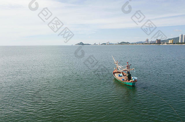 泰国渔船无人机射击
