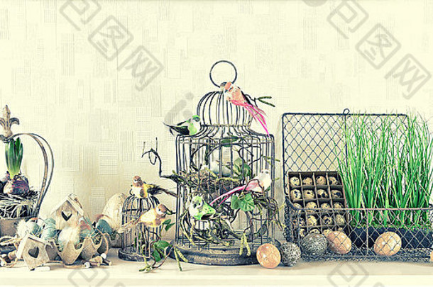 复活节彩蛋、鸟和花的装饰。复古风格色调图片