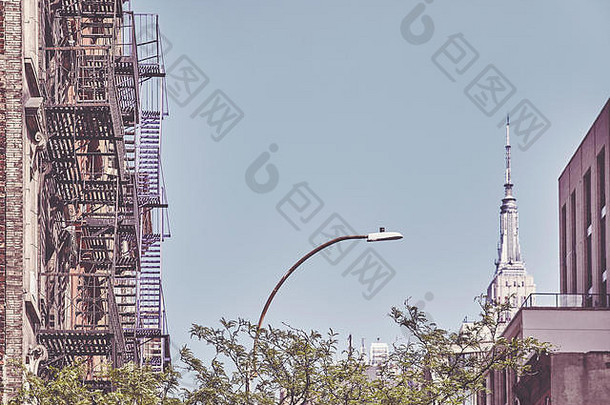 美国纽约市旧建筑<strong>消防通道</strong>景观，复古色调应用。