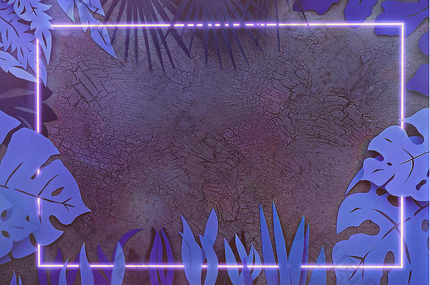 蓝色和紫色的花卉霓虹灯背景，平铺着由纸制成的热带树叶，为文本留出空间