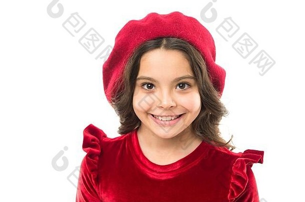 戴法国贝雷帽的快乐孩子。<strong>复古</strong>童装。漂亮的小女孩穿着红色的。童年的快乐。白色上孤立的小美人。这孩子有完美的皮肤和头发。巴黎女士。
