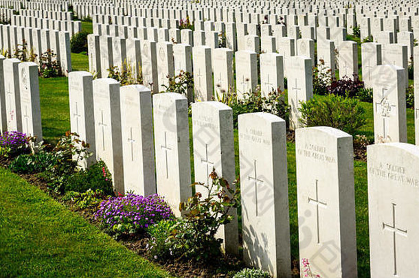 比利时佛兰德斯纪念<strong>一战</strong>阵亡的公墓