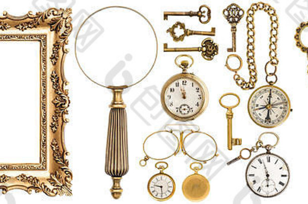 黄金复古饰品和古董收藏品。旧钥匙，相框，钟，百叶窗，指南针，墨水羽毛笔，s