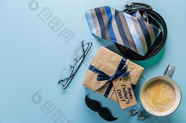 父亲节概念-礼物、咖啡、领带、胡子