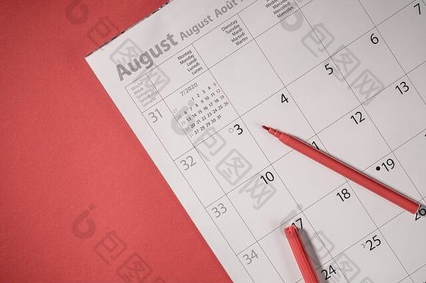 红色的铅笔笔开放日历红色的背景业务规划概念