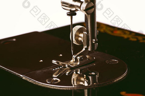 复古缝纫机零件。针线。
