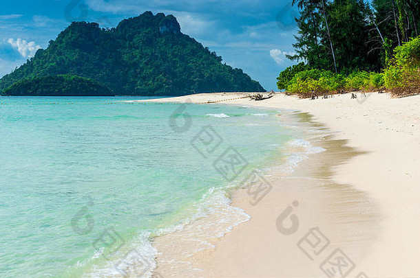 <strong>泰国</strong>波达岛，白色沙滩和绿松石水的热带空旷海滩