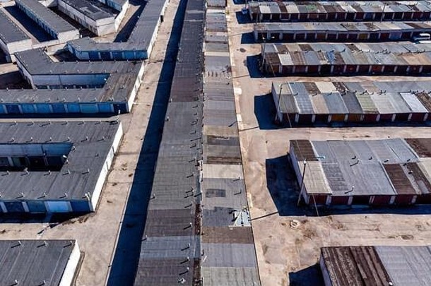 空中前视图混凝土车库车停车睡觉区里加拉脱维亚停车概念