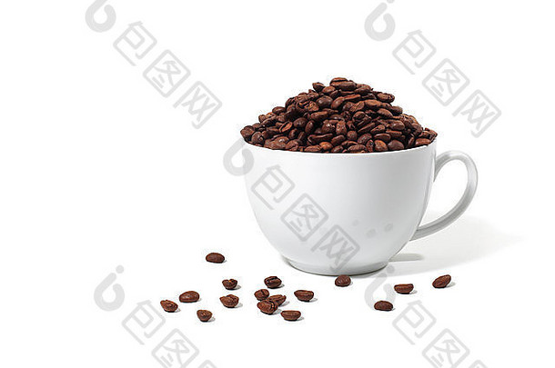 工作室拍摄了一个装满咖啡豆的咖啡杯