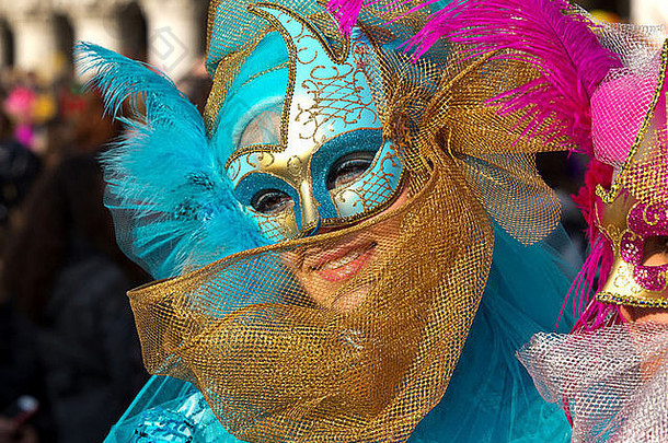 女人蓝色的紫色的狂欢节面具威尼斯