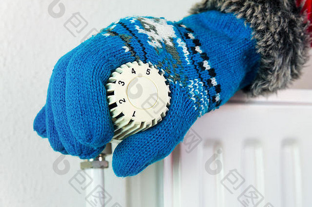手手套把加热阀开放冷冬天