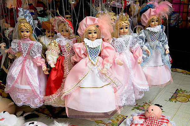 在捷克共和国布拉格出售的木偶
