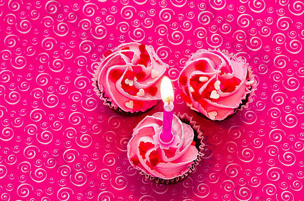 巧克力蛋糕粉红色的糖衣装饰情人节一天