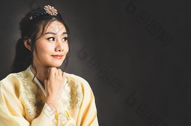 朝鲜文女人传统的朝鲜文衣服韩服