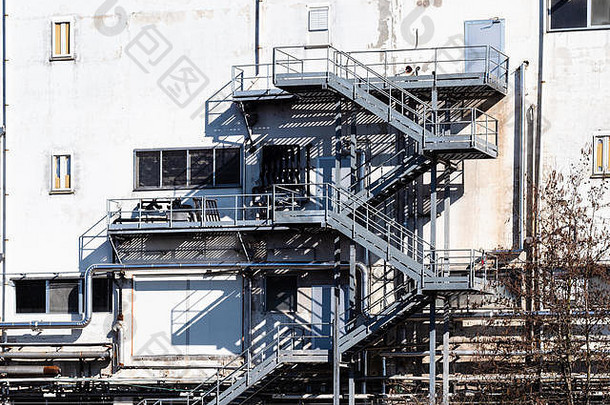钢楼梯工业建筑工厂省帕维亚小镇伦巴第意大利