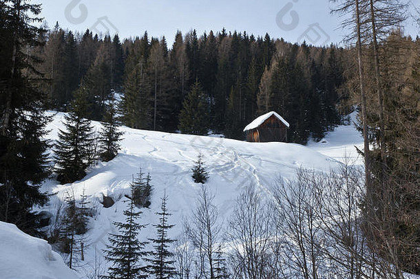 意大利阿尔卑斯山的小屋