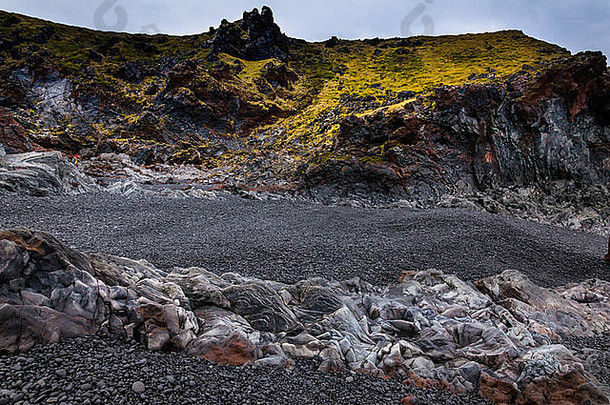 带有<strong>黑色</strong>熔岩的冰岛海滩，斯内费尔斯半岛，冰岛