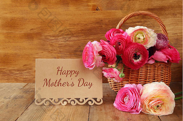 粉红色的花篮子卡木表格快乐母亲的一天概念