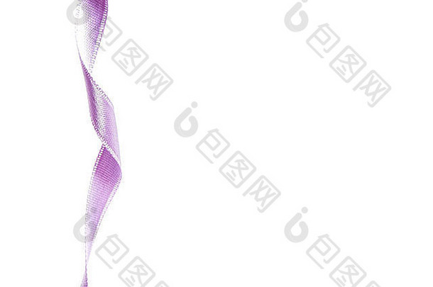 白色背景上闪亮的紫色缎带，带有空间