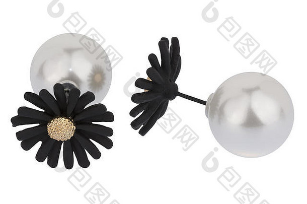 双银耳环，带大珍珠和大黑花，白色背景，包括剪贴路径