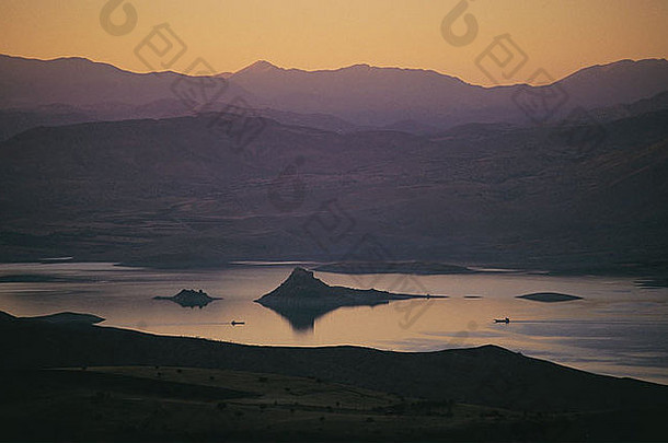 土耳其Elazig的Keban水坝湖和Harput村