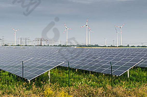 字段太阳能面板风涡轮机柏林