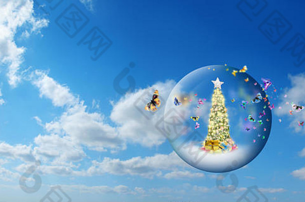 装饰圣诞节树玻璃球集团蝴蝶浮动空气阳光明媚的天空