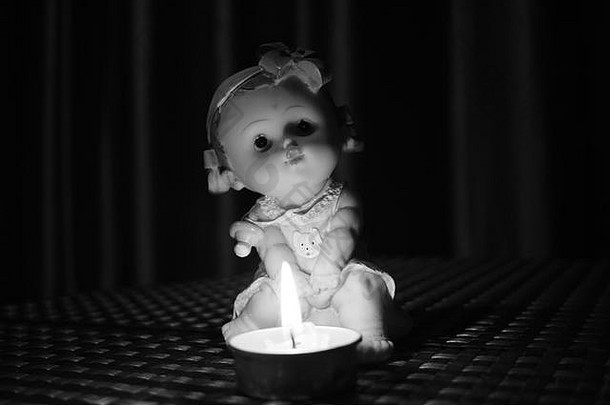 蜡烛和洋娃娃
